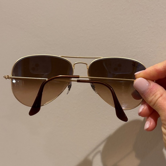 Ray-Ban aviator sunglasses - Gold Frame with Brown Lenses - Picture 2 of 3